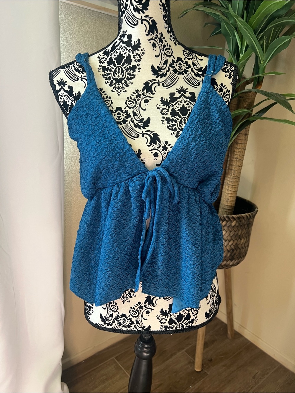 Lulu's Deep Teal Textured Tie-Front Camisole
